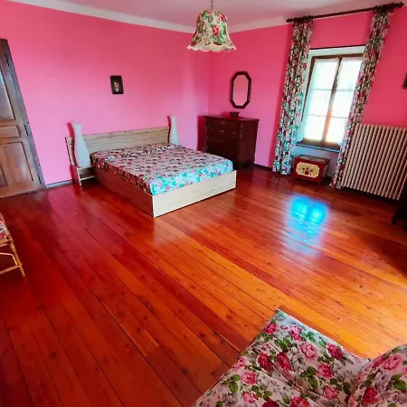 Antico Di Cavaglia Sterna Feriehus *