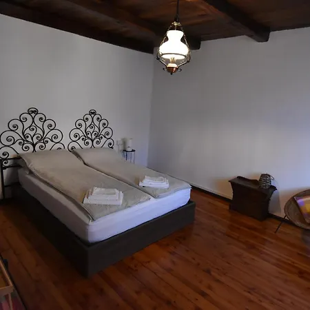 Antico Di Cavaglia Sterna Feriehus *